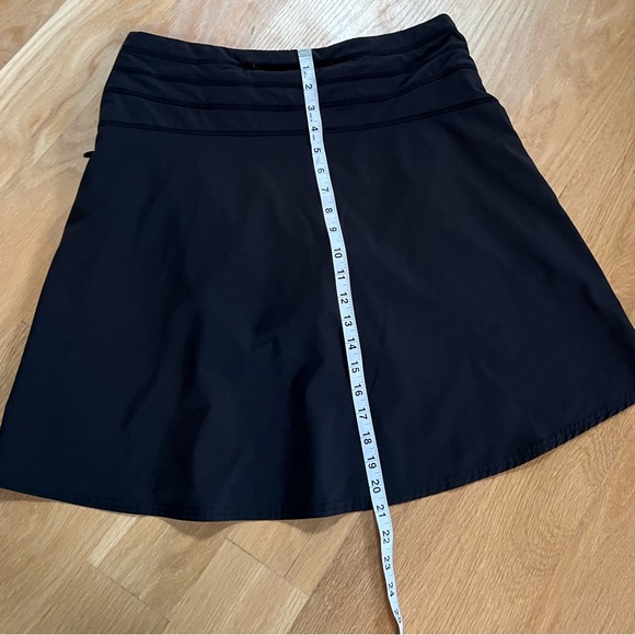 Athleta all day skort in GUC; black, size 8 tall - Picture 4 of 7